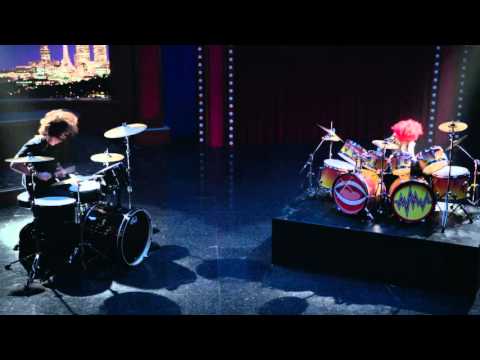 Youtube: Dave Grohl and Animal Drum Battle - The Muppets