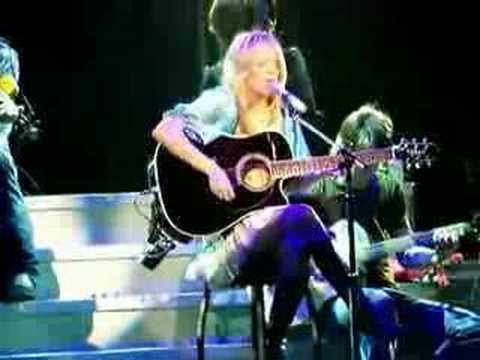 Youtube: Carrie Underwood Singing Patience in ATlantic City