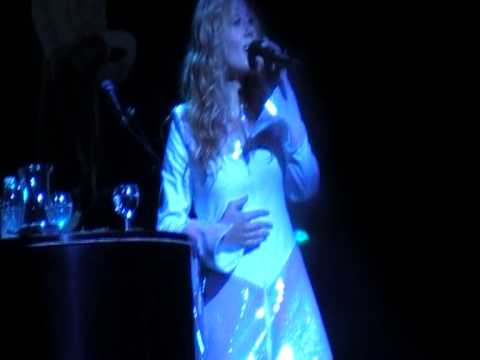 Youtube: Message personnel lara fabian paris le 7 oct 2009