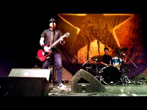 Youtube: The Mahones 3/13/15 Queen and Tequila