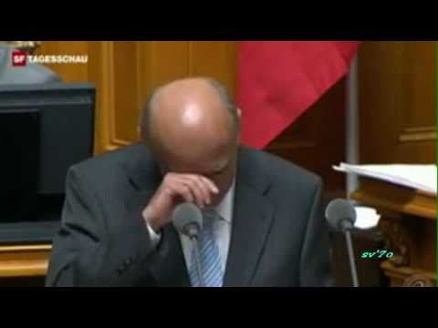 Youtube: Hans-Rudolf Merz - Lachanfall Bü-hü-hündnerfleisch (Schweizer Parlament)