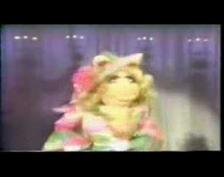 Youtube: Muppet Miss Piggy: Ich bin eine Frau, die weiß, was sie will