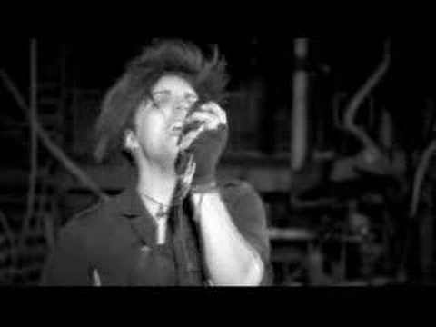 Youtube: KILL HANNAH- LIPS LIKE MORPHINE