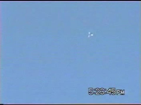 Youtube: Daylight Triangle UFO