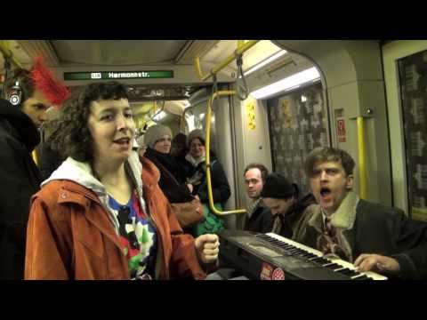 Youtube: Trike busking in the U-Bahn Berlin (Part 1)