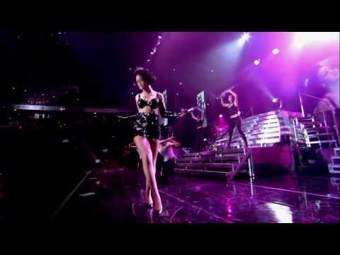 Youtube: Rihanna - Live in Manchester - Umbrella [HD]