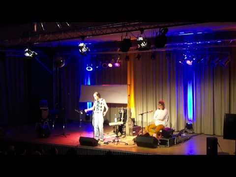 Youtube: Olaf Schubert Live@neues Gymnasium Oldenburg 2011 (4/4)