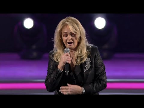 Youtube: Bonnie Tyler - Total Eclipse of the Heart (Live 2019)