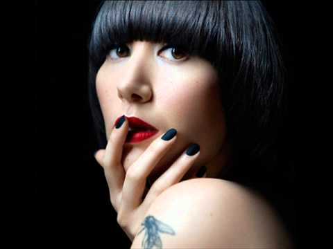 Youtube: Karen O - If You're Gonna Be Dumb, You Gotta Be Tough