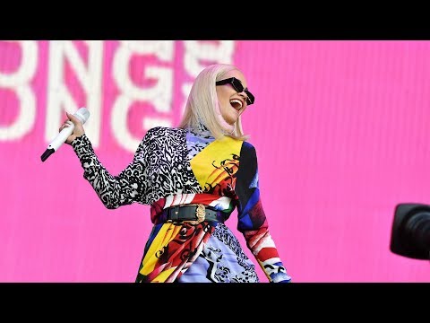 Youtube: Rita Ora - Anywhere (Radio 2 Live in Hyde Park)