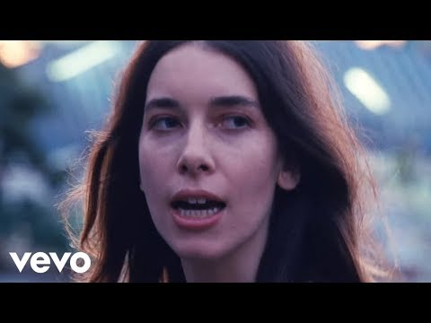 Youtube: HAIM - Little of Your Love (Video)