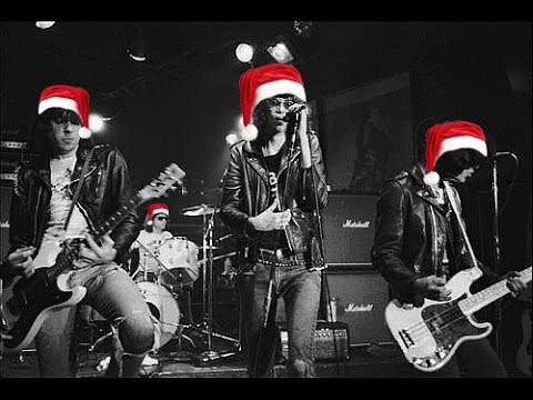 Youtube: The Ramones- Merry Christmas (I Don't Want To Fight Tonight)- (Subtitulado en Español)