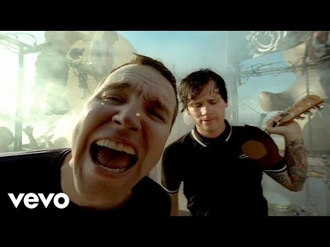 Youtube: blink-182 - Feeling This (Official Video)
