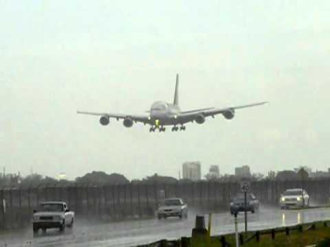 Youtube: Airbus a380 spectacular landing in miami with heavy rain on runway 27.