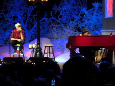 Youtube: Justin Bieber Silent Night Home for the Holidays