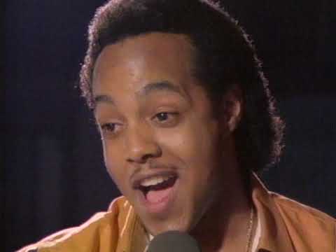 Youtube: Roberta Flack & Peabo Bryson - Tonight I Celebrate My Love (Official Music Video)