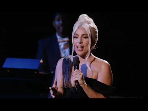 Youtube: Lady Gaga - Fly me to the moon (Live at Westfield)