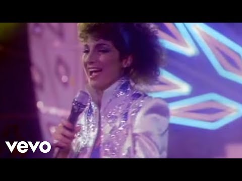 Youtube: Gloria Estefan, Miami Sound Machine - Conga