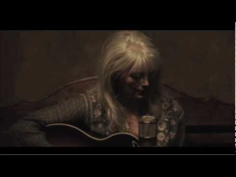 Youtube: Emmylou Harris: Goodnight Old World