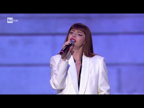 Youtube: Annalisa - Bellissima & Maschio [Live Roma] Tim Summer Hits 2025 [4K]