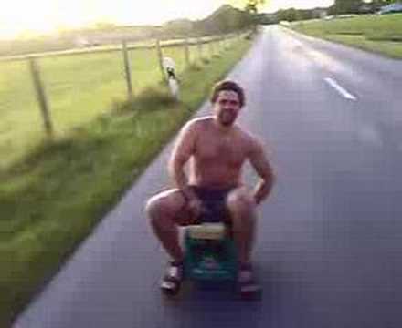 Youtube: Fahrende Bierkiste in Kaufbeuren  - beer scooter -
