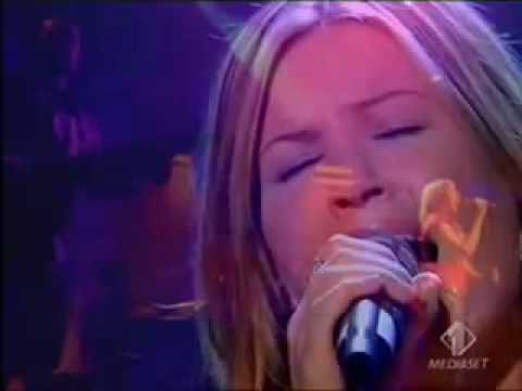 Youtube: Dido - White Flag ( LIVE)