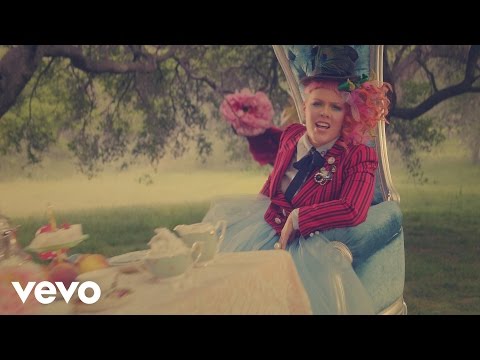 Youtube: P!nk - Just Like Fire (From"Alice Through The Looking Glass" - Official Video)