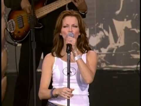 Youtube: Martina McBride - Independence Day (Live at Farm Aid 2001)