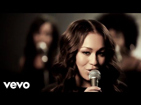 Youtube: Rebecca Ferguson - Glitter & Gold (Live Version)