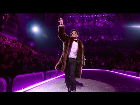 Youtube: Bruno Mars - Chunky (from the Victoria’s Secret 2016 Fashion Show) (Official Live Performance)