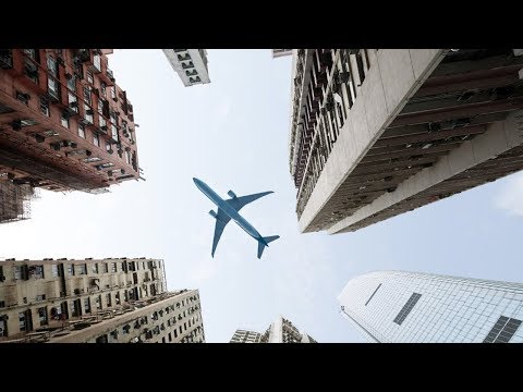 Youtube: Zeit angehalten? Flugzeuge schweben PLÖTZLICH still am Himmel - Aliens? | MythenAkte