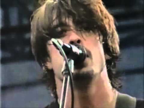 Youtube: Foo Fighters - Everlong (Live in Edgefest, Canada 1998)