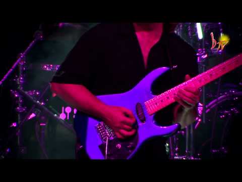 Youtube: Saga - Don´t be late - HD Version - live Mannheim 2007 - by b-light.tv