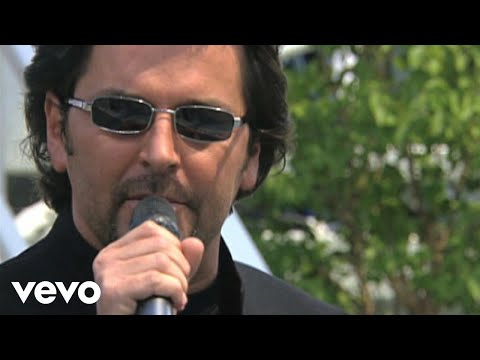 Youtube: No Face, No Name, No Number (ZDF-Fernsehgarten 4.6.2000) (Live from ZDF-Fernsehgarten, 2000)