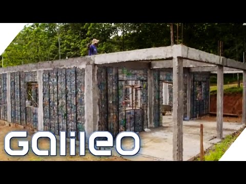 Youtube: Ein Dorf gebaut aus Plastikflaschen | Galileo Lunch Break
