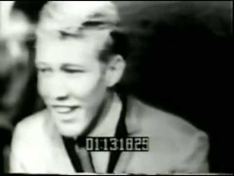 Youtube: The Trashmen - Surfing Bird (1963)