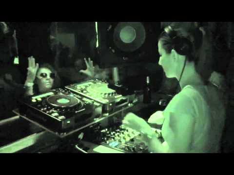 Youtube: HardTechno: Fernanda Martins @ Schranz Tanz Night SLO APR/2011 (VideoSet)