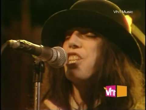 Youtube: Patti Smith Because The Night LIVE (OGWT 1978)