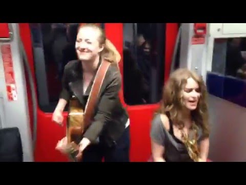 Youtube: Subway jam session - wait for the passenger freestyle!