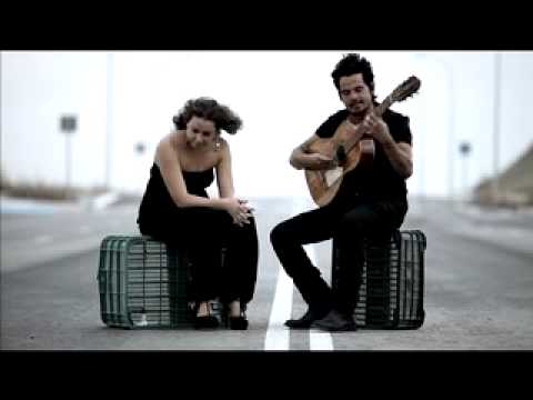 Youtube: Rojas y Niña Pastori - Llorándole debajo del agua