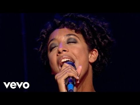 Youtube: Corinne Bailey Rae - Breathless