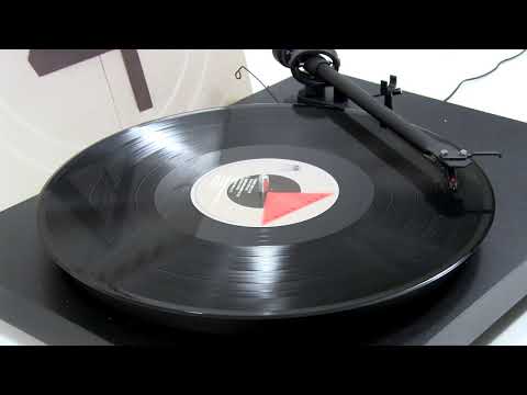 Youtube: Foreigner - Juke Box Hero (Official Vinyl Video)