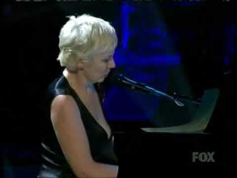Youtube: Annie Lennox Bridge Over Troubled Water Live on American Idol Gives Back 2007