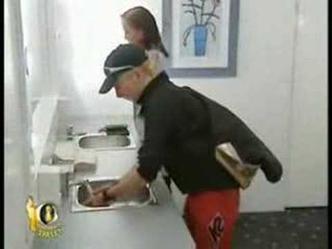 Youtube: Twins Bathroom Mirror Prank Funny