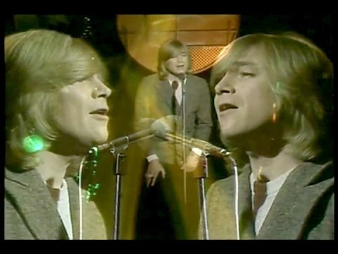 Youtube: Justin Hayward - Forever Autumn (1978) [with lyrics on screen]