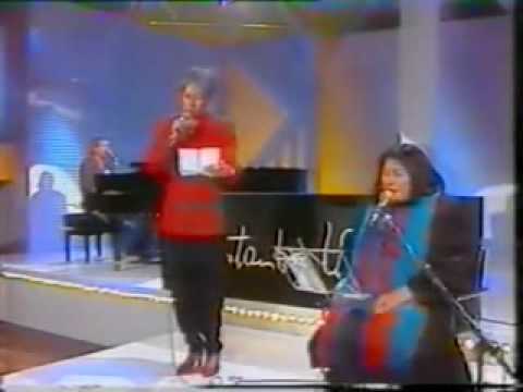 Youtube: Mercedes Sosa Konstantin Wecker Joan Baez