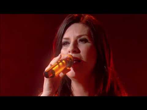 Youtube: Laura Pausini Adeste Fideles - House Party - LauraXmas