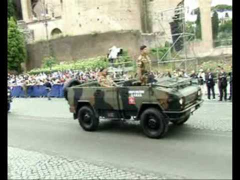 Youtube: Parata militare 2009 C R I e S M O M