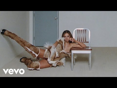 Youtube: Tate McRae - Sports car (Official Video)