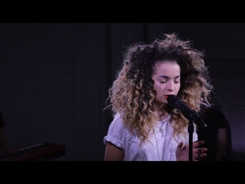 Youtube: Ella Eyre: Deeper (acoustic live at Nova Stage)